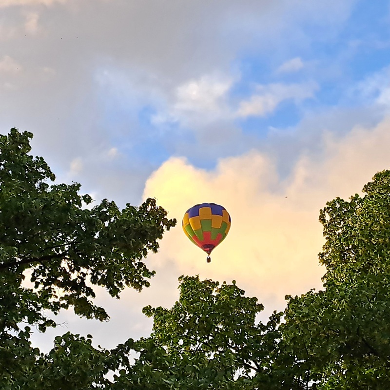 Hot Air Balloon – Quiet, Steady, Peaceful!